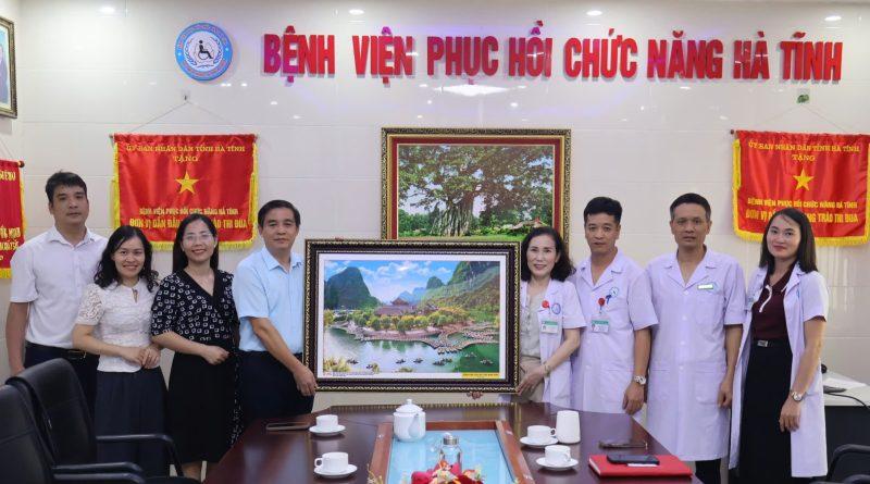 Đoàn công tác Bệnh viện Sản – Nhi tỉnh Ninh Bình tổ chức đi tham quan, trao đổi và chia sẻ kinh nghiệm tại Bệnh viện Phục hồi chức năng Hà Tĩnh