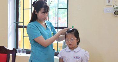 Tiếp tục chương trình khám, sàng lọc và tư vấn dậy thì sớm cho gần 400 học sinh trường tiểu học Ninh Mỹ