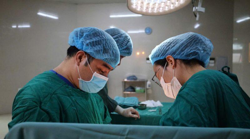 Báo động đỏ cứu sống sản phụ sốc mất máu do vỡ khối chửa ngoài tử cung