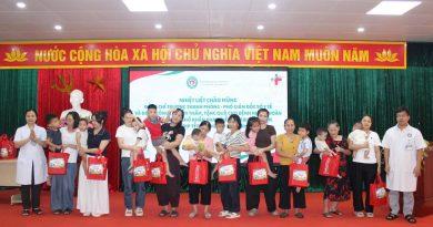Thăm, tặng quà Tết Trung thu cho trẻ em có hoàn cảnh khó khăn đang điều trị tại Bệnh viện Sản Nhi tỉnh Thăm, tặng quà Tết Trung thu cho trẻ em có hoàn cảnh khó khăn đang điều trị tại Bệnh viện Sản Nhi tỉnh